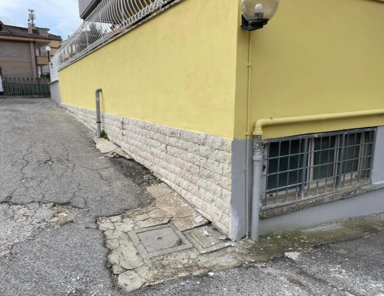 locale commerciale in vendita a Monterotondo