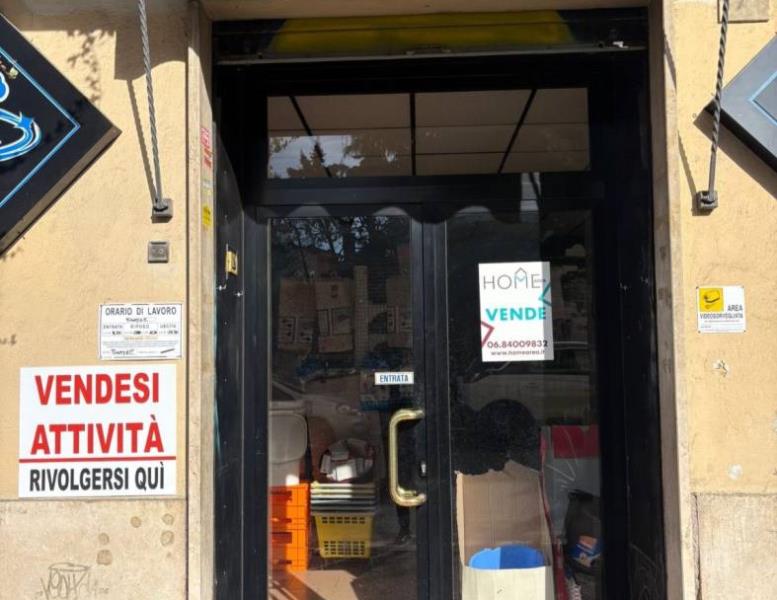 locale commerciale in vendita a Monterotondo