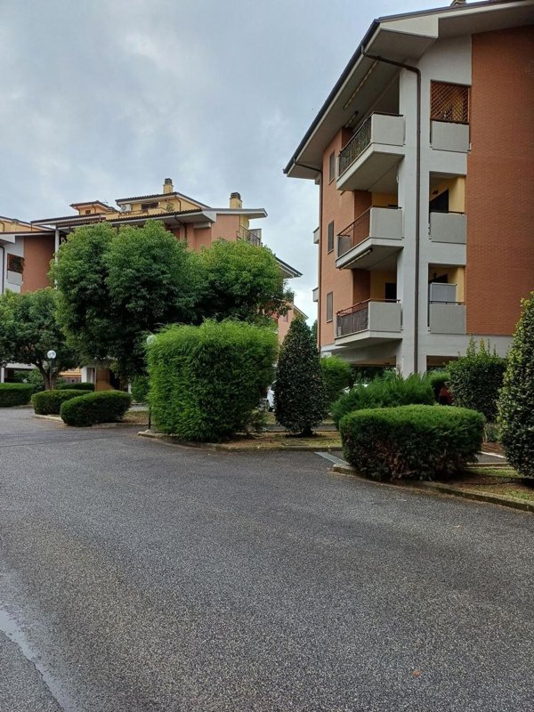 appartamento in vendita a Monterotondo in zona Stazione