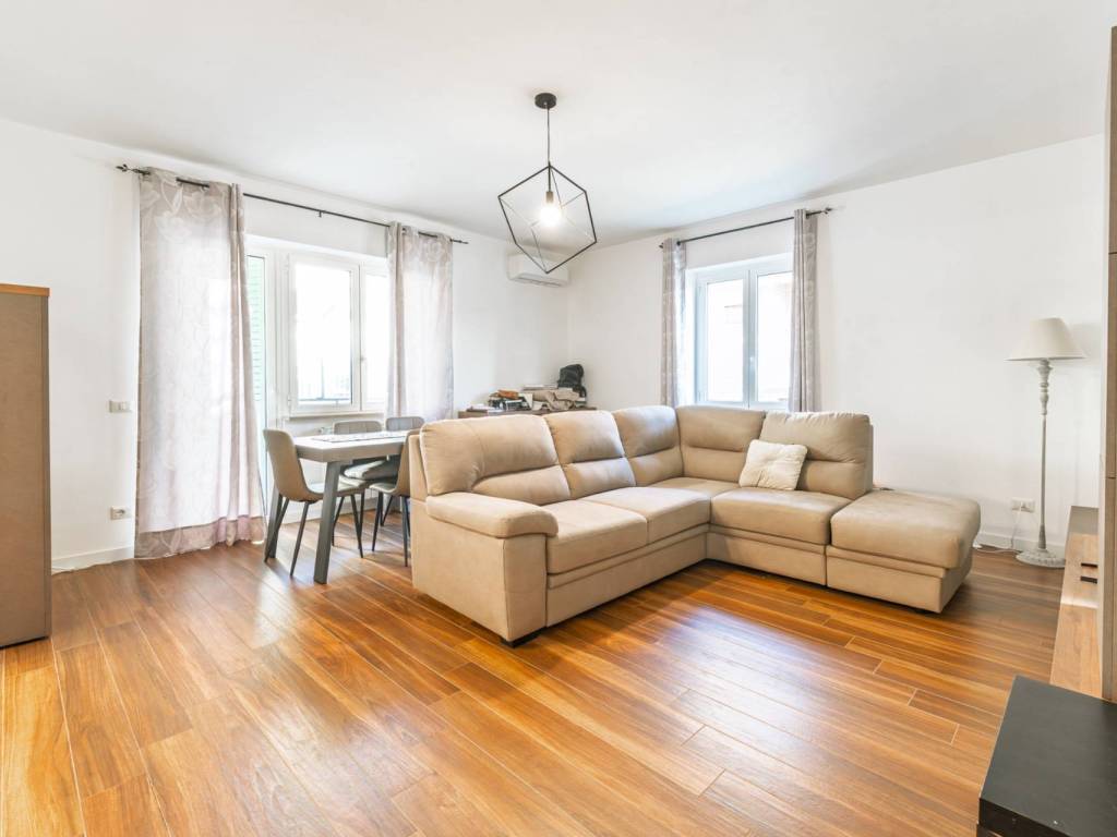 appartamento in vendita a Monterotondo in zona Stazione