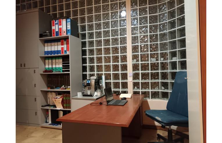 ufficio in vendita a Monterotondo in zona Stazione
