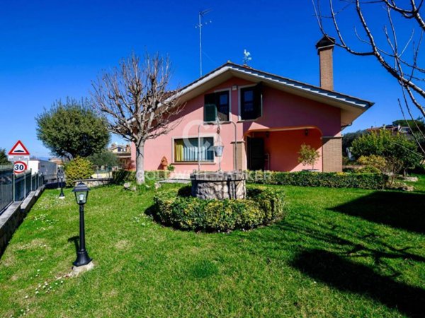 casa indipendente in vendita a Monterotondo