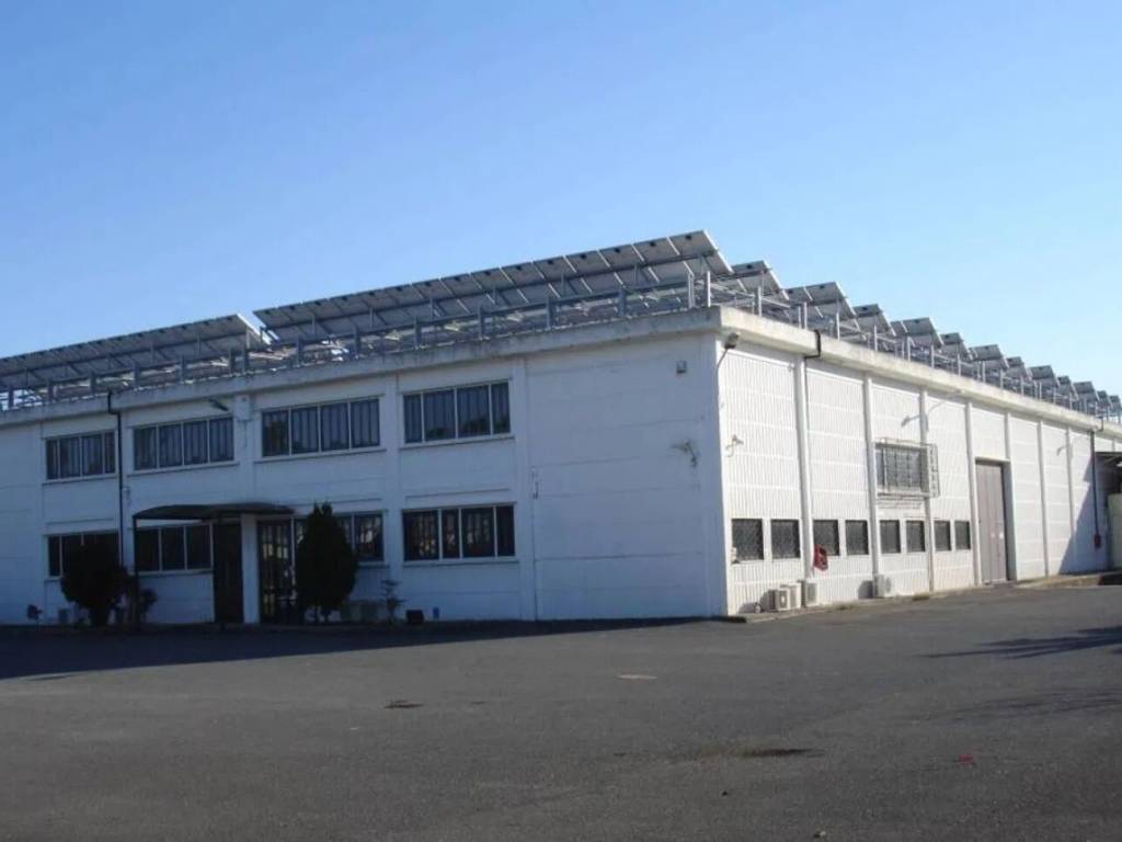 locale commerciale in vendita a Monterotondo in zona Stazione