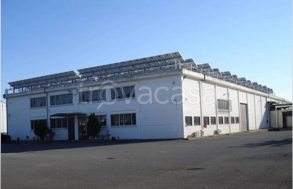 locale commerciale in vendita a Monterotondo in zona Stazione