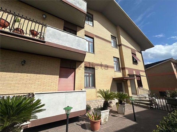 appartamento in vendita a Monterotondo in zona Stazione