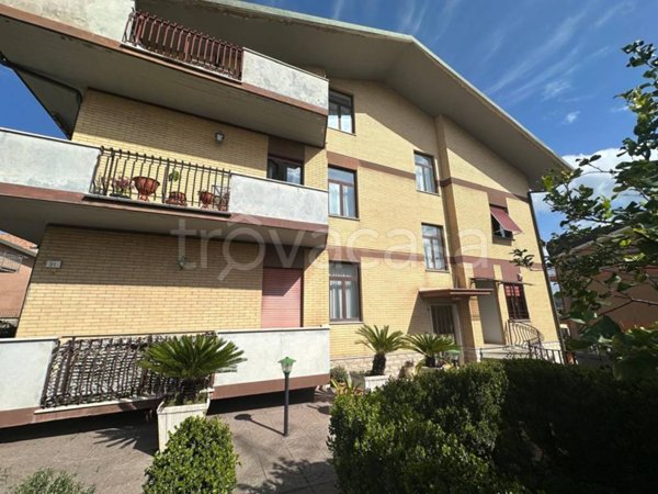 appartamento in vendita a Monterotondo in zona Stazione