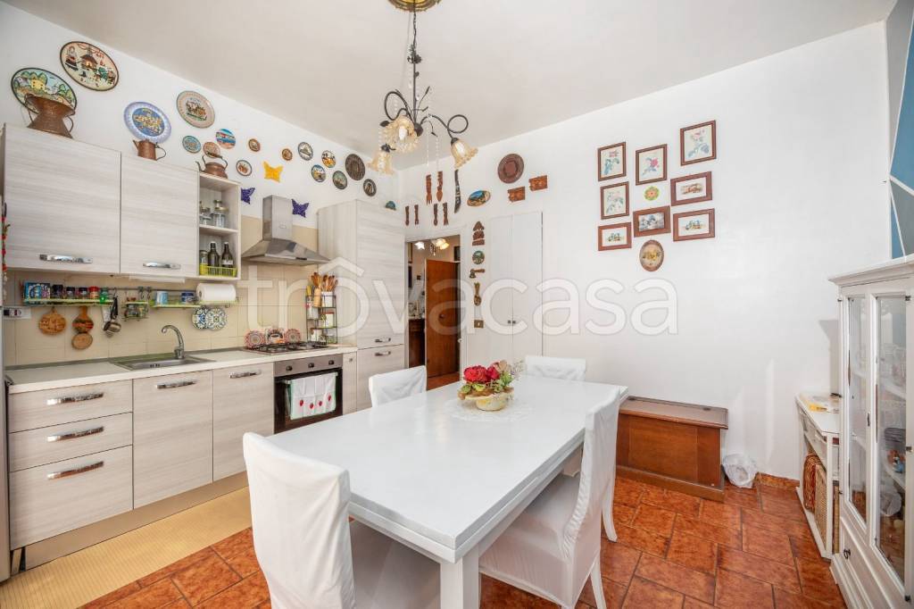 appartamento in vendita a Monterotondo in zona Stazione