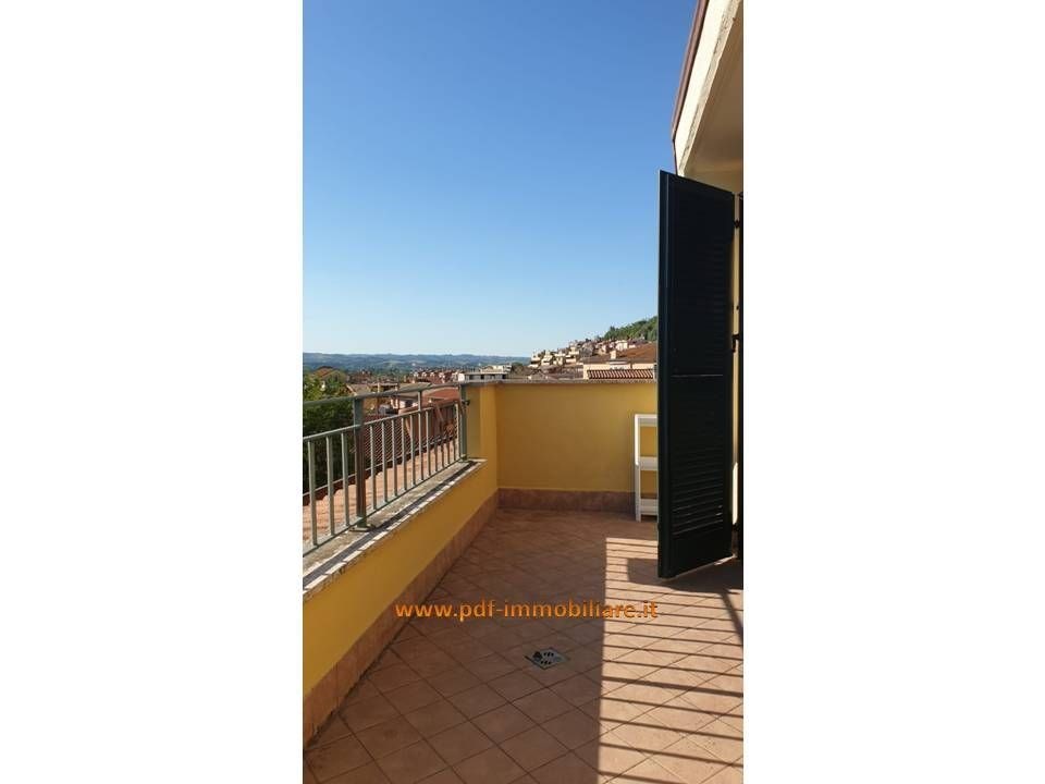 appartamento in vendita a Monterotondo in zona Stazione