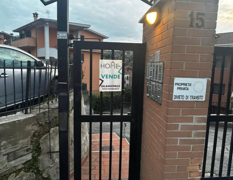 appartamento in vendita a Monterotondo in zona Stazione