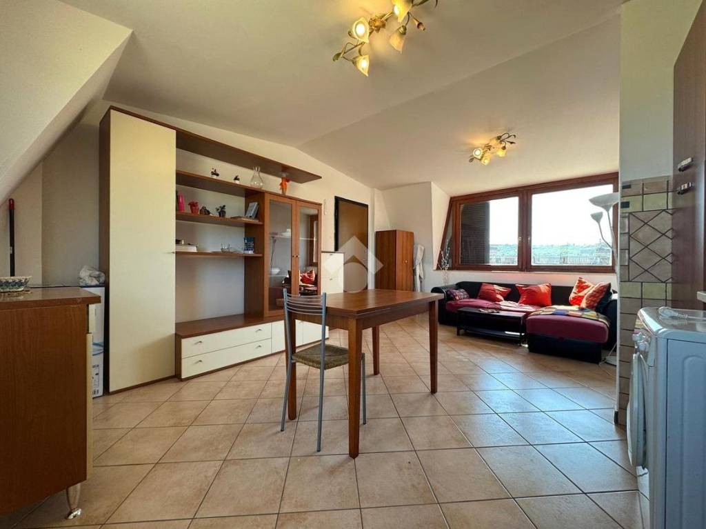 appartamento in vendita a Monterotondo in zona Stazione