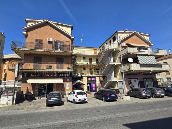 appartamento in vendita a Monterotondo in zona Stazione