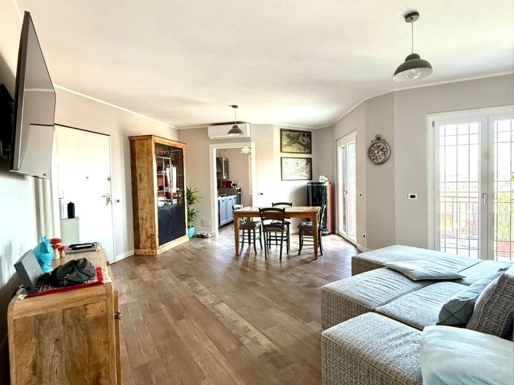 appartamento in vendita a Monterotondo in zona Stazione