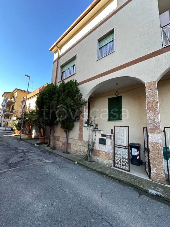 appartamento in vendita a Monterotondo in zona Stazione