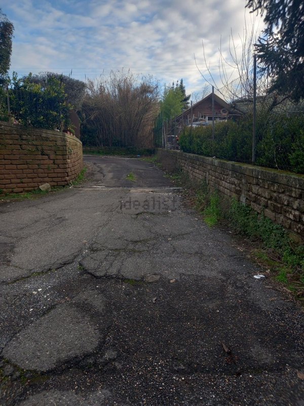 locale di sgombero in vendita a Monterotondo in zona Stazione