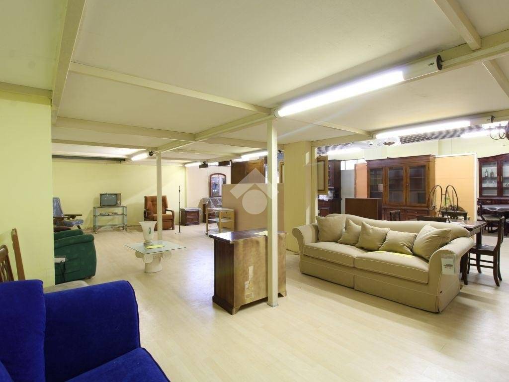 negozio in vendita a Monterotondo in zona San Martino