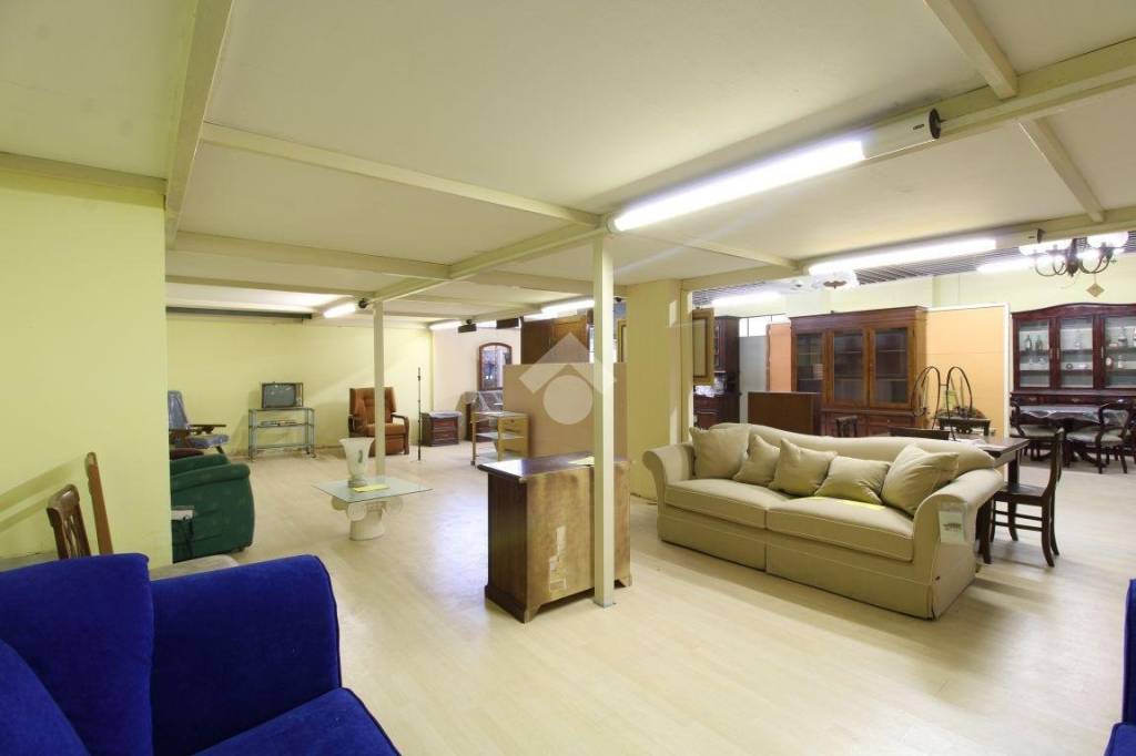 negozio in vendita a Monterotondo in zona San Martino