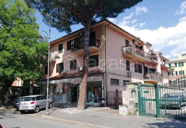 negozio in vendita a Monterotondo