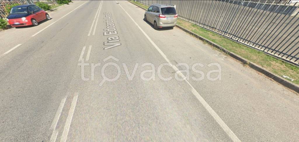 locale commerciale in vendita a Monterotondo in zona Stazione