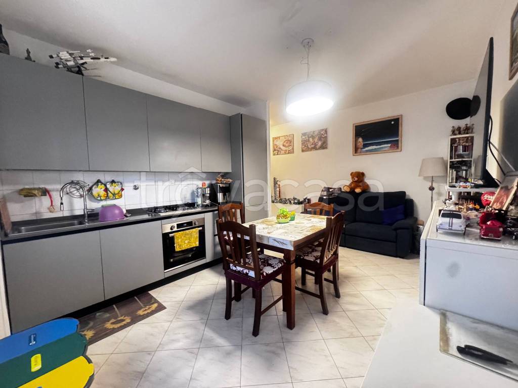 appartamento in vendita a Monterotondo in zona Stazione