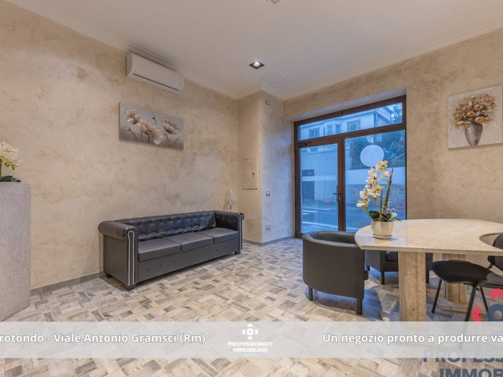 negozio in vendita a Monterotondo
