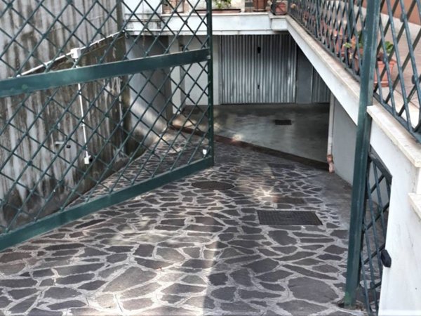 locale commerciale in vendita a Monterotondo