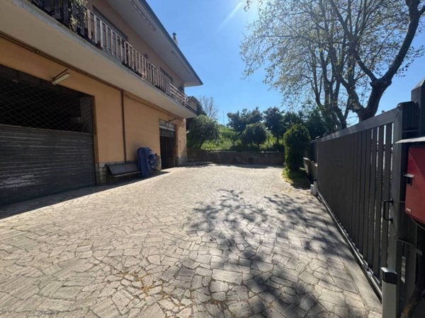 appartamento in vendita a Monterotondo in zona Stazione
