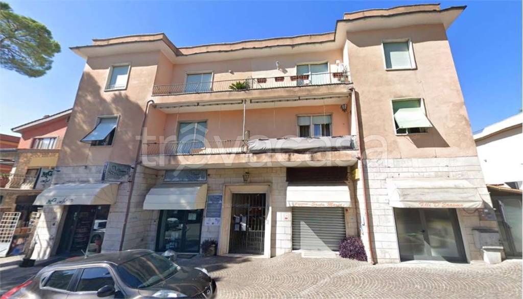 appartamento in vendita a Monterotondo in zona Cerqueto