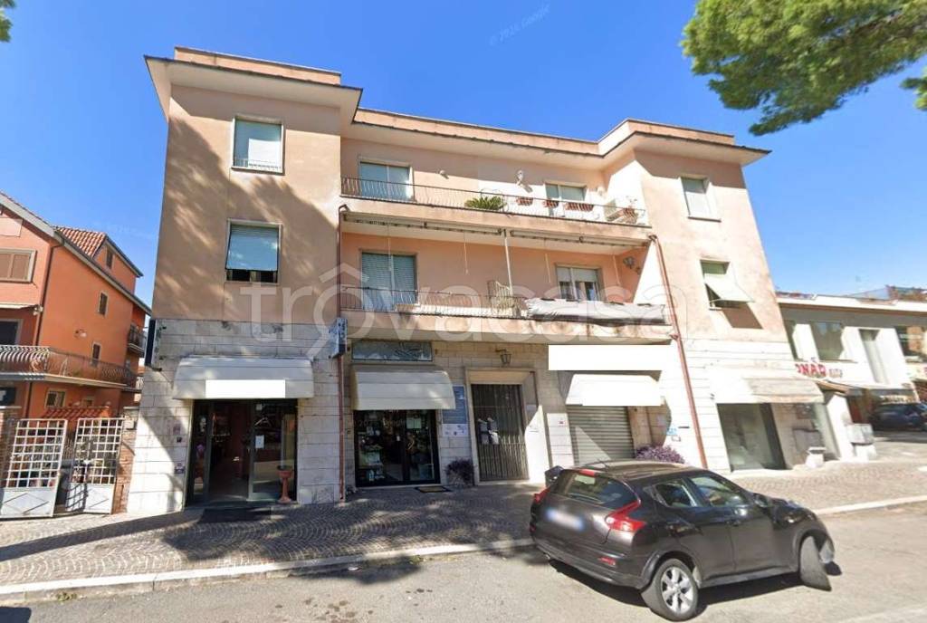 appartamento in vendita a Monterotondo in zona Cerqueto