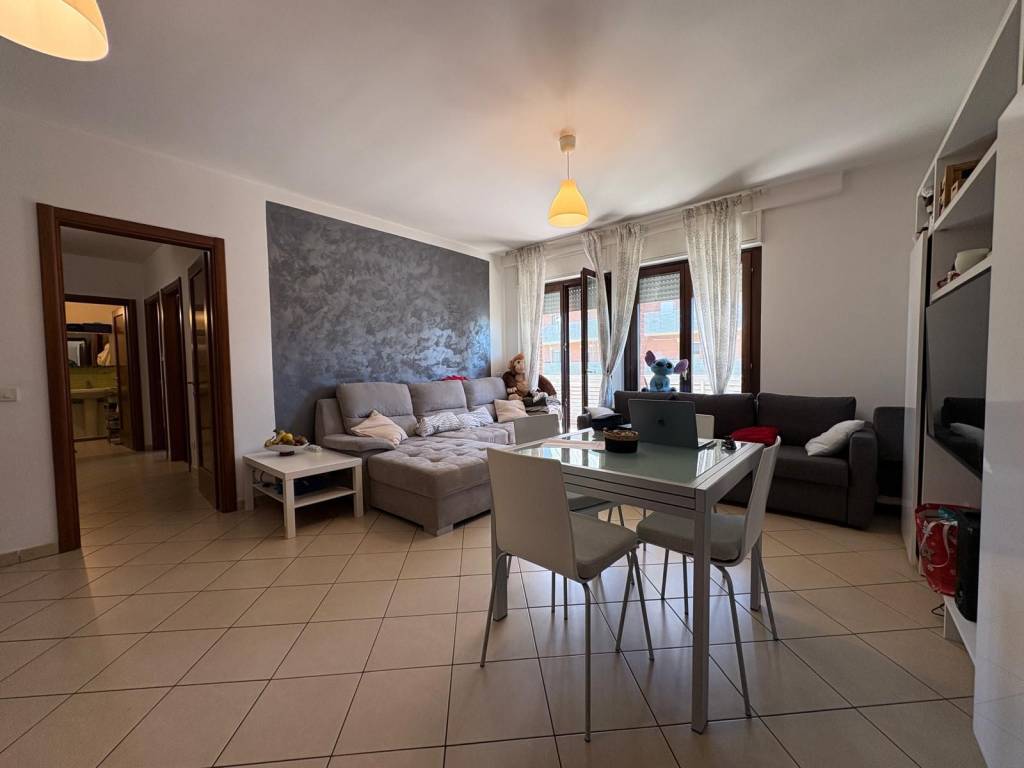 appartamento in vendita a Monterotondo in zona Stazione