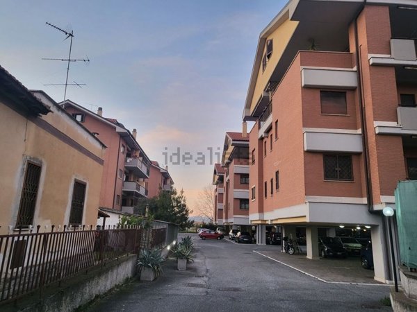 appartamento in vendita a Monterotondo in zona Stazione