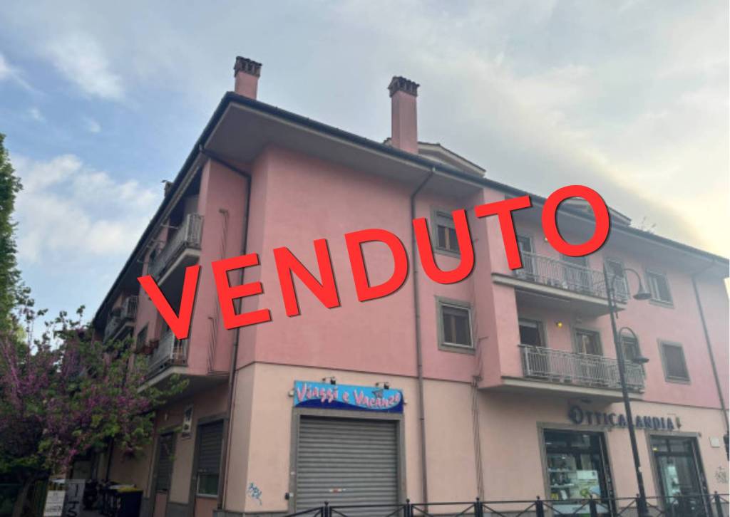 appartamento in vendita a Monterotondo in zona Stazione