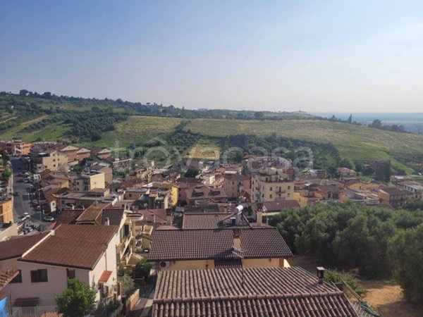 appartamento in vendita a Monterotondo in zona Stazione
