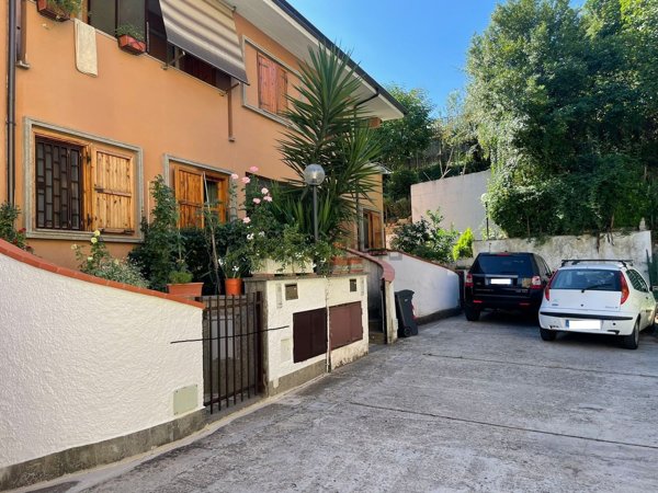 pentavano in vendita a Monterotondo