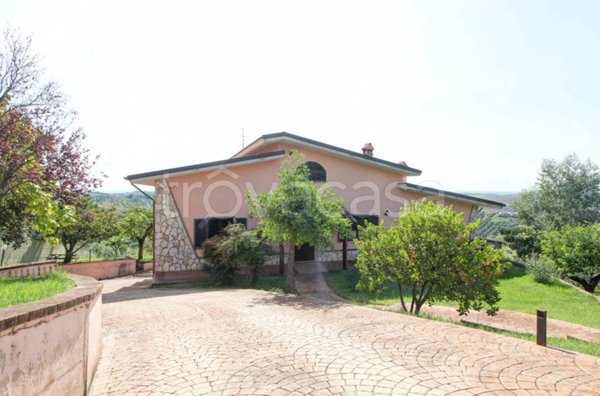 casa indipendente in vendita a Monterotondo in zona Stazione