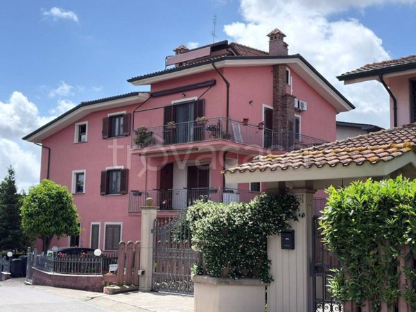 appartamento in vendita a Monterotondo in zona Cerqueto