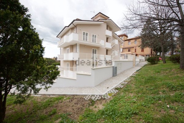 appartamento in vendita a Monterotondo in zona Cerqueto