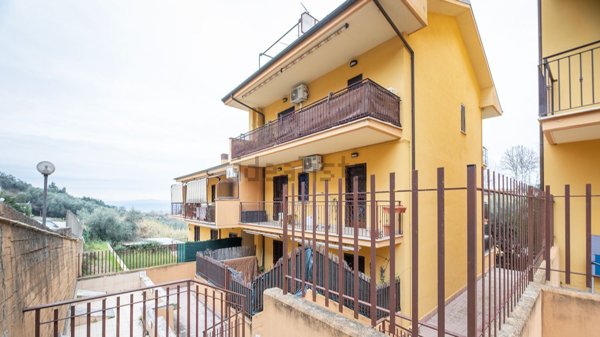 appartamento in vendita a Monterotondo in zona Cerqueto