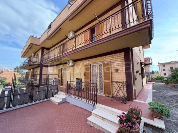 appartamento in vendita a Monterotondo in zona Cerqueto