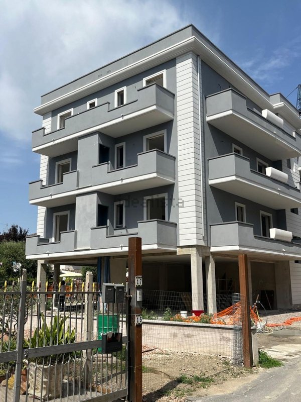 appartamento in vendita a Monterotondo in zona Stazione