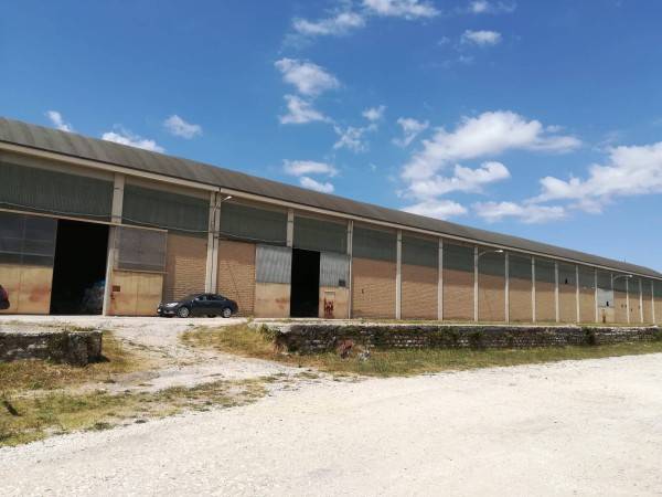 locale commerciale in vendita a Monterotondo