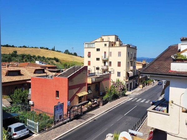 appartamento in vendita a Monterotondo in zona Stazione