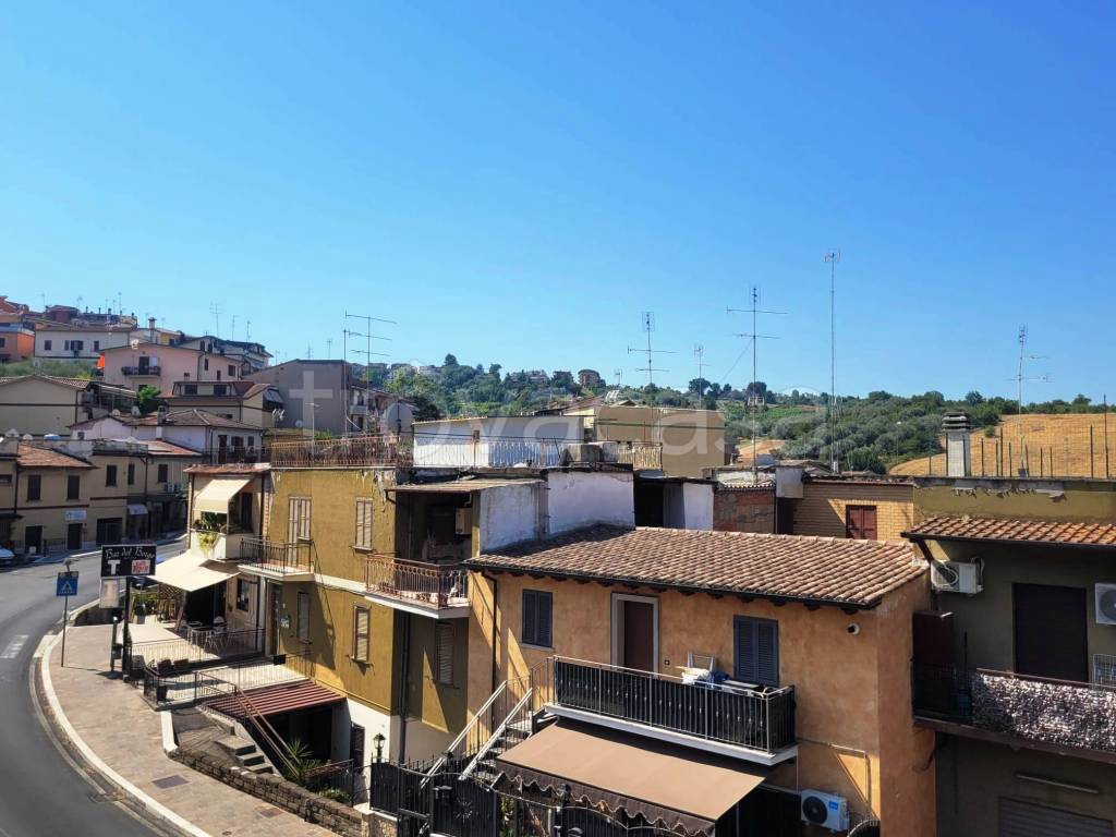 appartamento in vendita a Monterotondo in zona Stazione