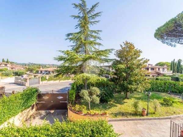 appartamento in vendita a Monterotondo in zona Stazione