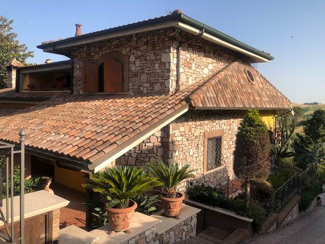 casa indipendente in vendita a Monterotondo in zona Cerqueto