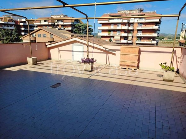 appartamento in vendita a Monterotondo in zona Stazione