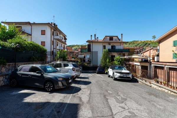 appartamento in vendita a Monterotondo in zona Stazione