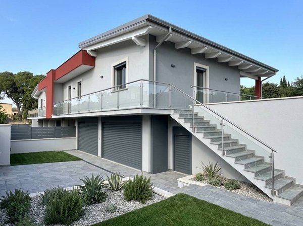 casa indipendente in vendita a Monterotondo in zona Stazione