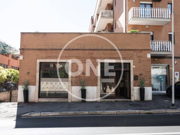 locale commerciale in vendita a Monterotondo
