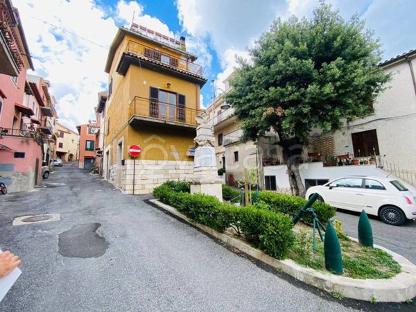 casa indipendente in vendita a Montorio Romano