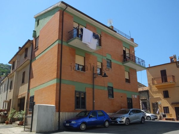 esavano in vendita a Montorio Romano